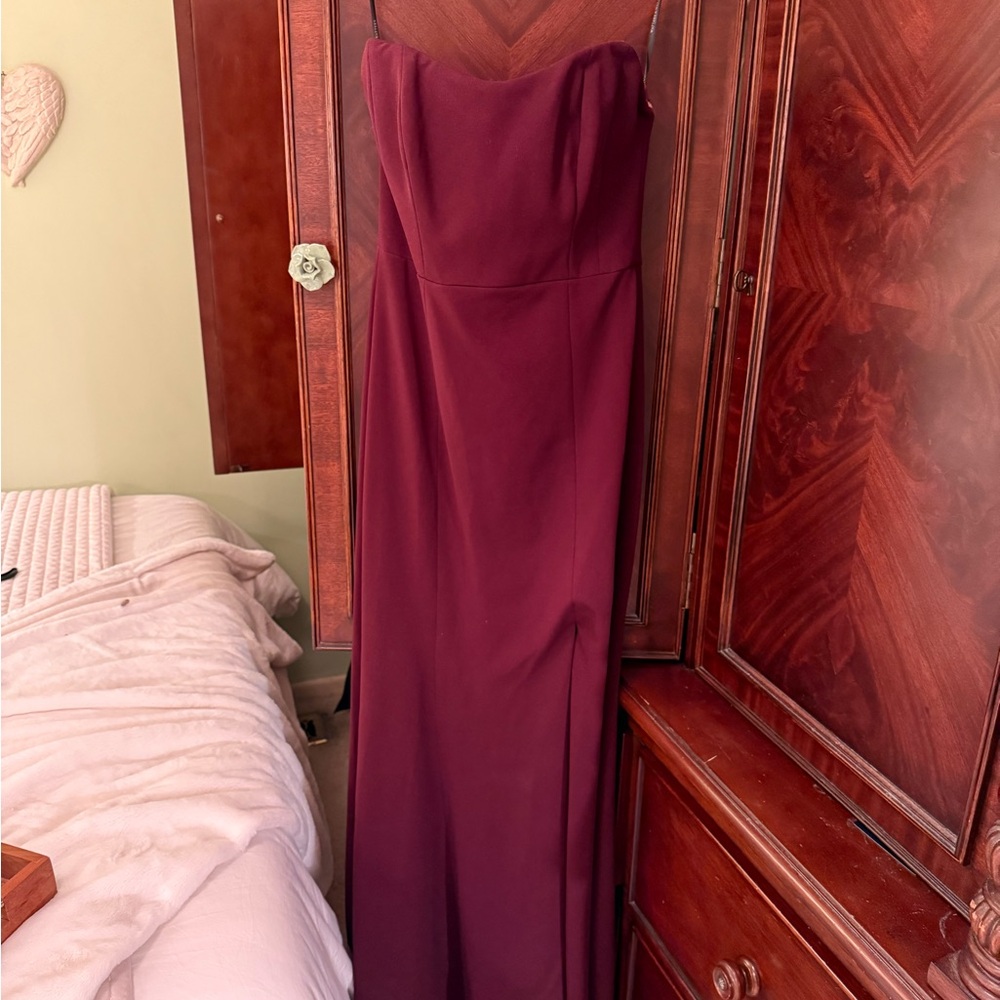 Elegant Burgundy Strapless Dress